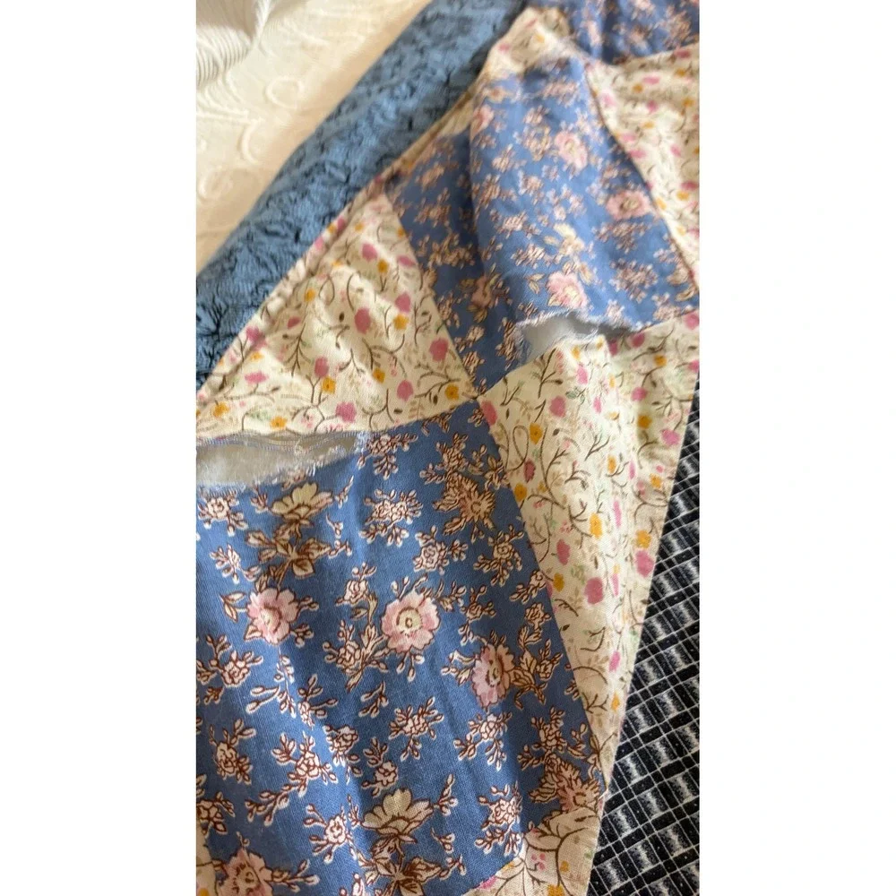 Vintage Floral Appliqué Quilt Full Queen 82x80 Cottage Country Ramie Cotton